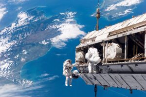 space-walk-991_640